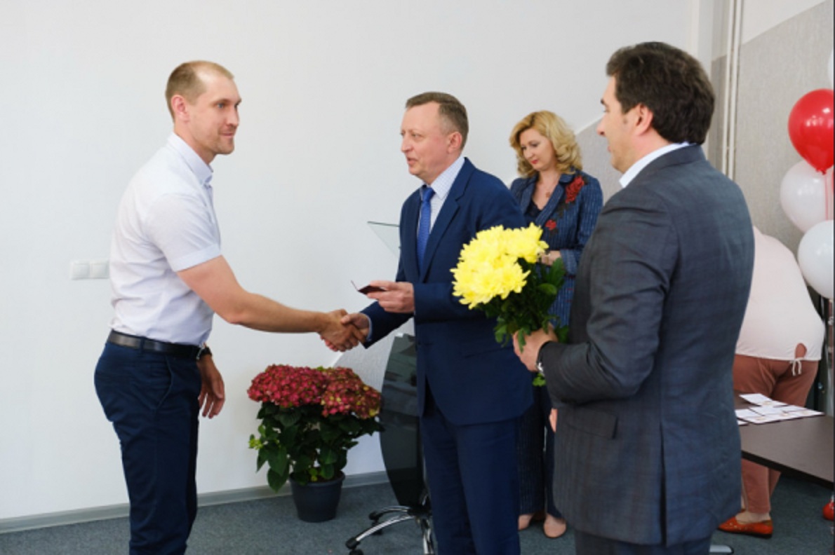 Лучшим донорам Новосибирской области вручены почетные знаки